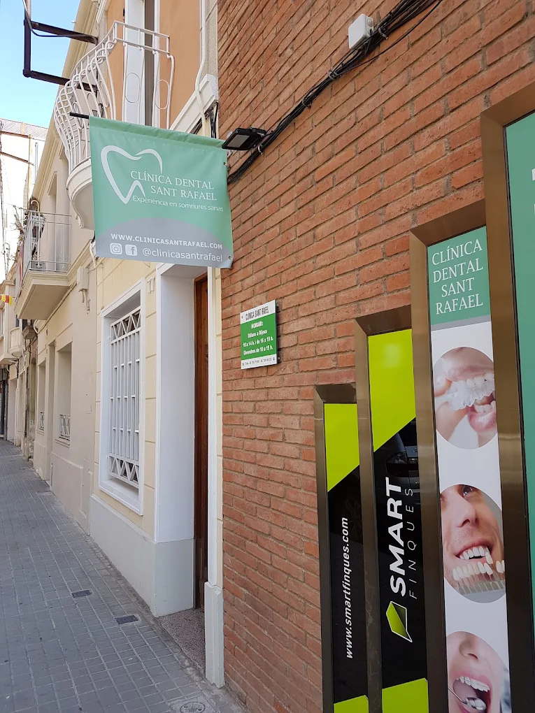 Entrada de Clínica Dental Sant Rafael en Sabadell